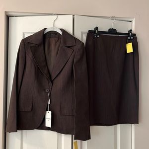 Cinzia Rocca due suit. Size 6. NEW!